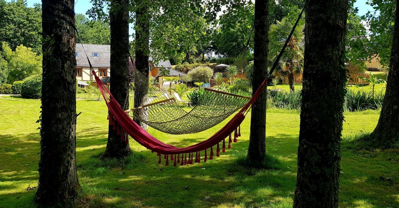 Le Vieux Moulin Gites - A Charming Stone Cottage With Garden View And Seasonal Pool Guégon Buitenkant foto