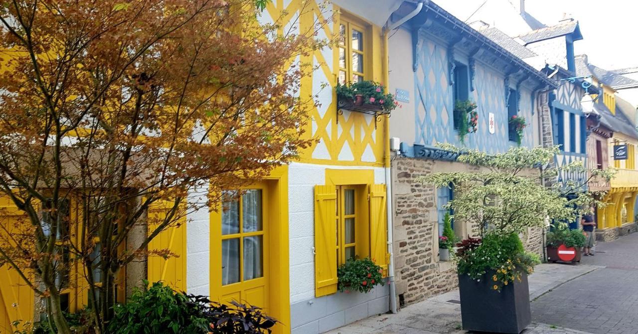 Le Vieux Moulin Gites - A Charming Stone Cottage With Garden View And Seasonal Pool Guégon Buitenkant foto