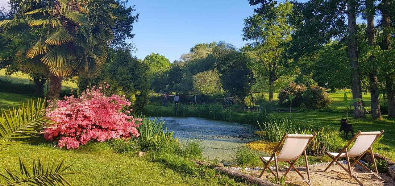 Le Vieux Moulin Gites - A Charming Stone Cottage With Garden View And Seasonal Pool Guégon Buitenkant foto