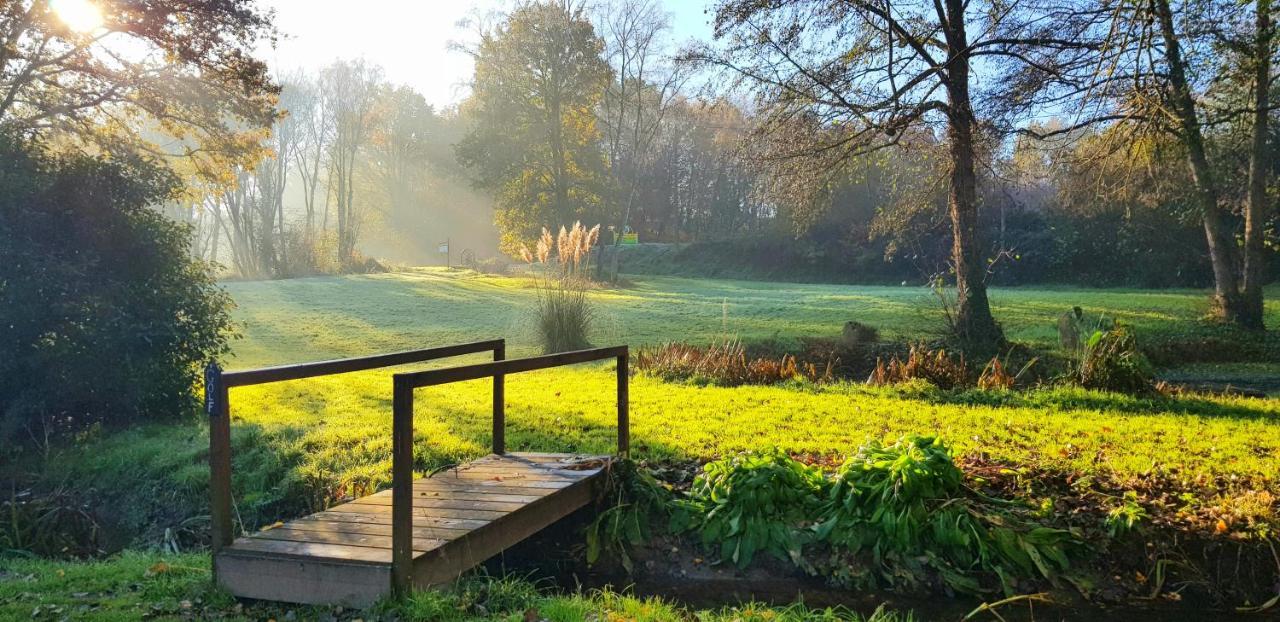 Le Vieux Moulin Gites - A Charming Stone Cottage With Garden View And Seasonal Pool Guégon Buitenkant foto