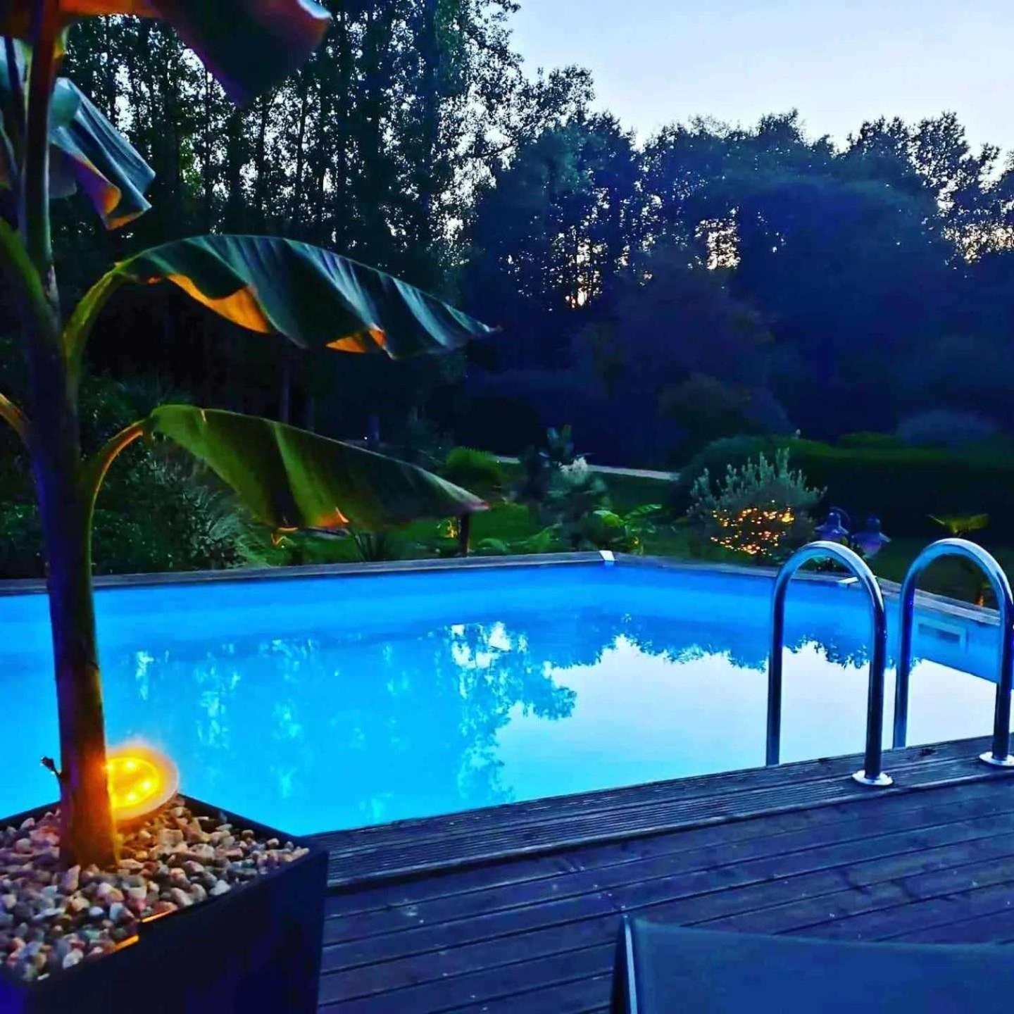 Le Vieux Moulin Gites - A Charming Stone Cottage With Garden View And Seasonal Pool Guégon Buitenkant foto